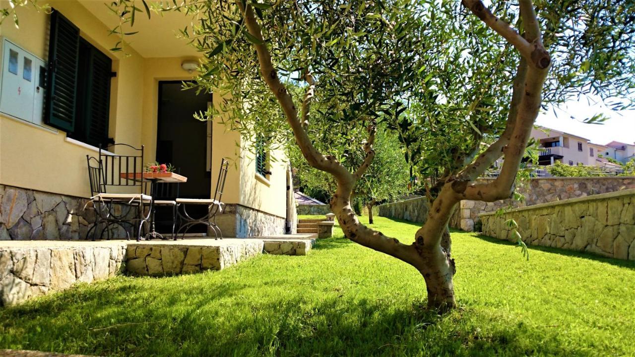 Apartments Garden Baška Exteriör bild